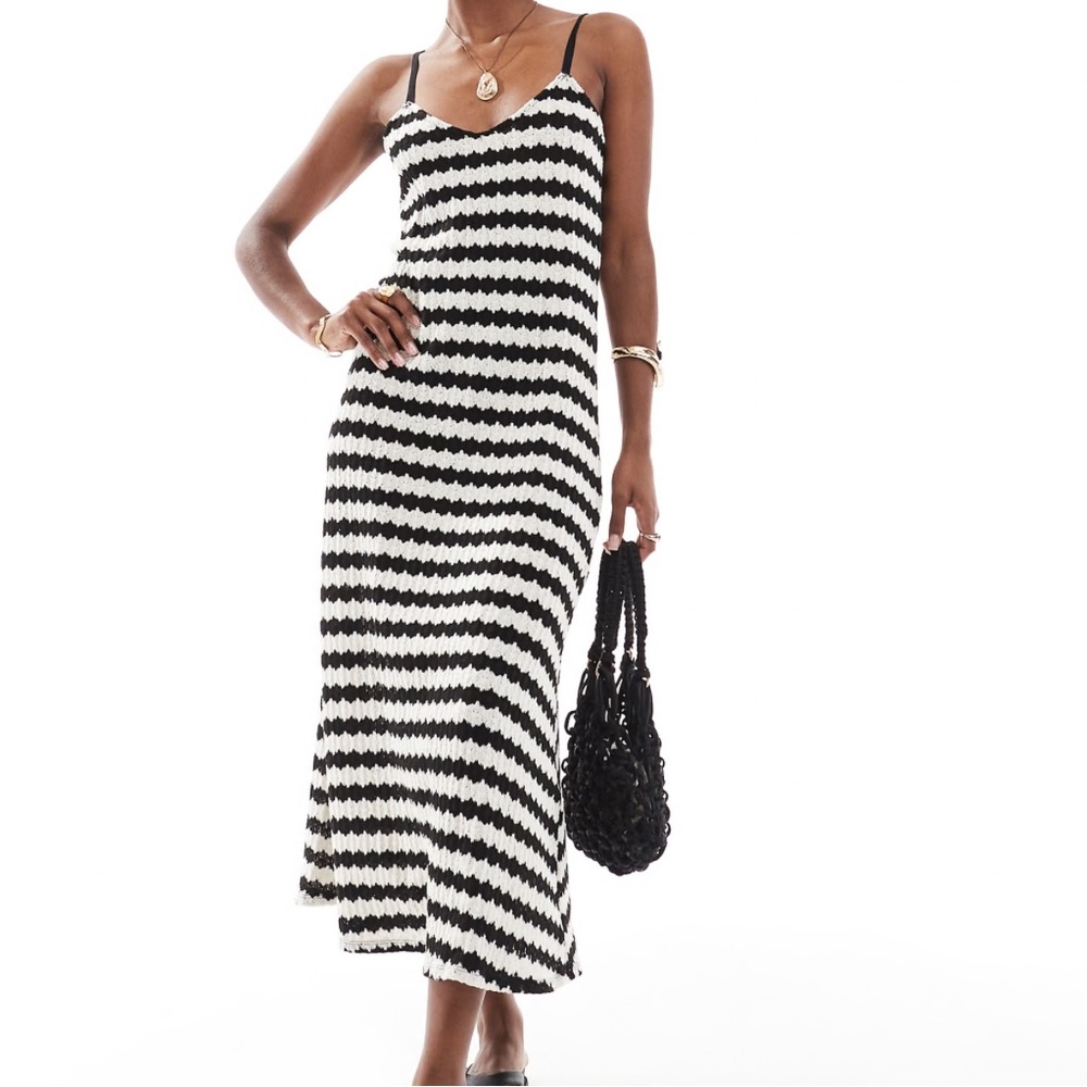 ZARA V NECK SPAGHETTI STRAP BLACK & WHITE ZIGZAG PRINT KNIT STRIPED MAXI DRESS S
